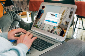 How to Promote Website Content on LinkedIn